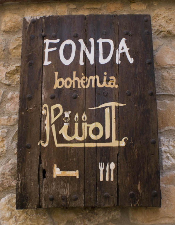 Aparthotel Fonda Bohemia Riuot Montblanc Exterior foto